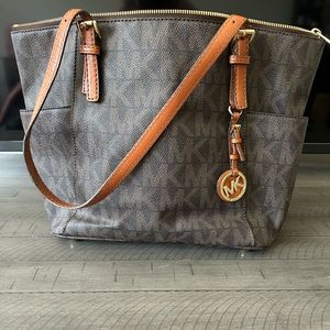 Classic style used Michael Kors small tote bag